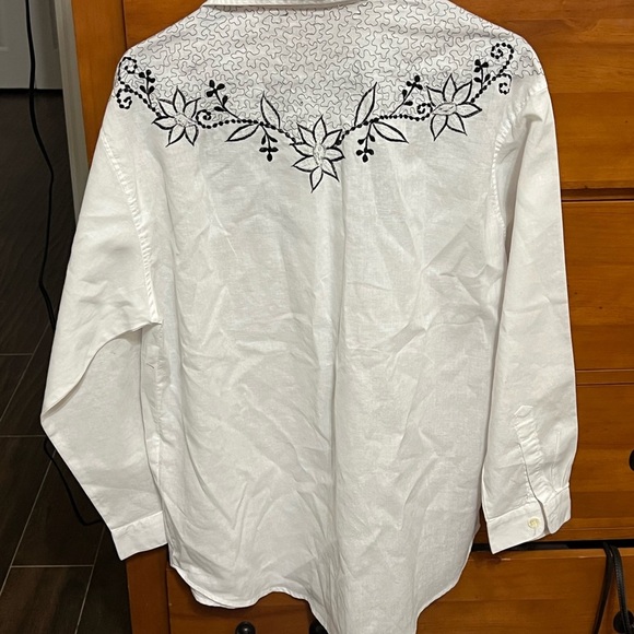 A vintage Cotton Embroidered Shirt - Picture 2 of 4